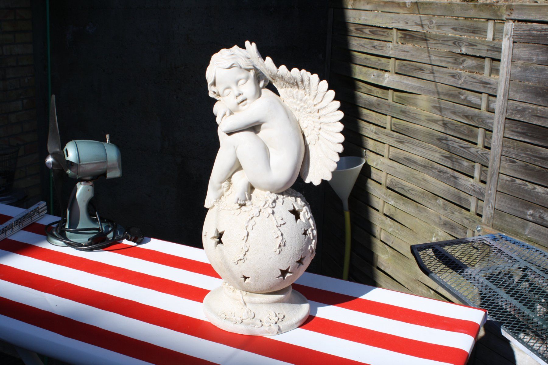 Statuette: ENGEL GROSSER SCHÖNER ENGEL AUF KUGEL – Usato da Wauwil venduto da Pneuedy 3