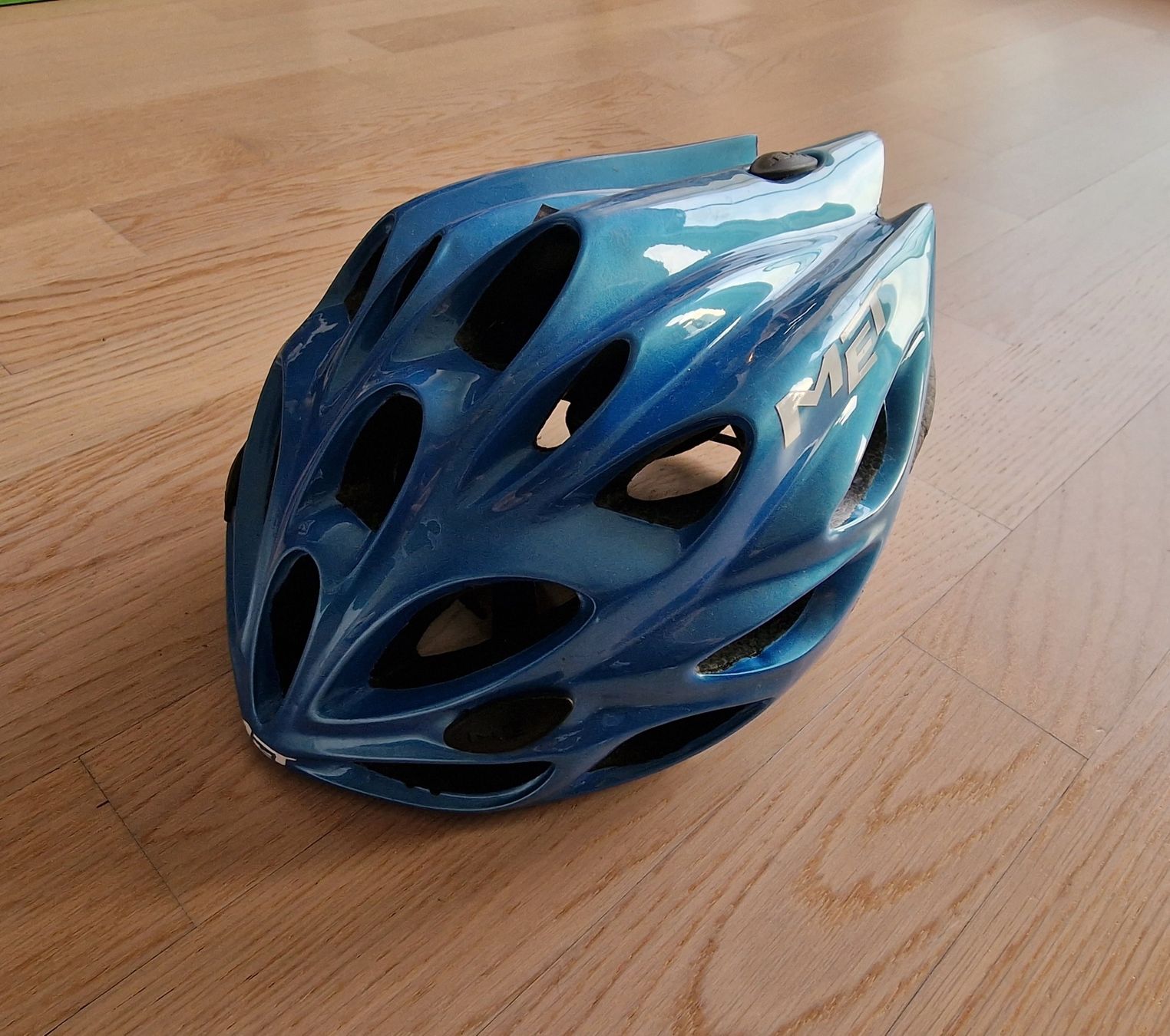 Helme: MET Velo Helm - guter Zustand! – Gebraucht aus Birsfelden von Dealgoenner24