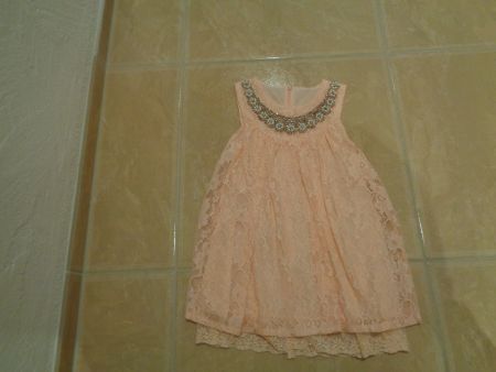 neues wunderschönes Spitzen Kleid, 4J 104