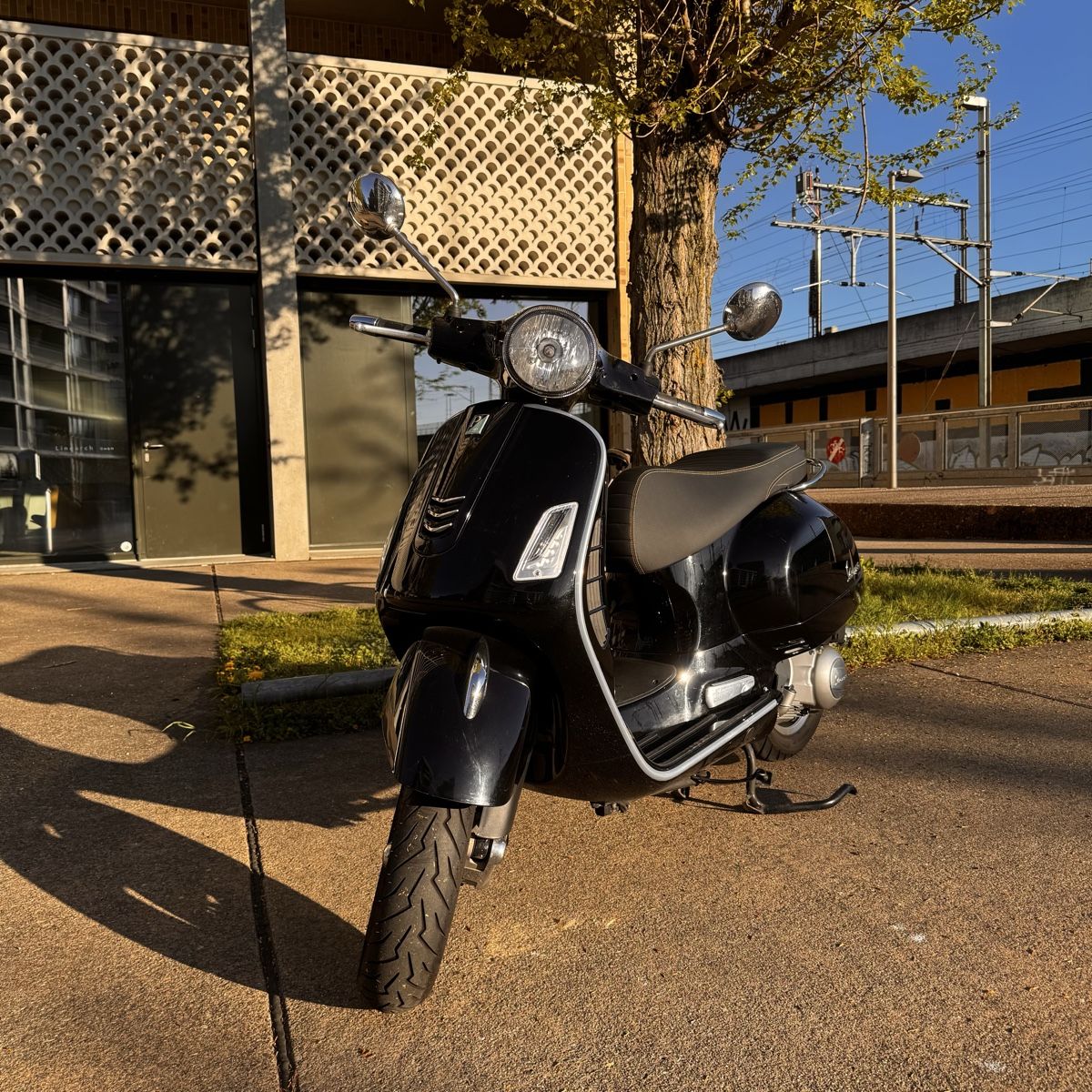 Vespa Scooter: Vespa GTS 300 Super ABS – Usato da Zürich venduto da Aesti 6