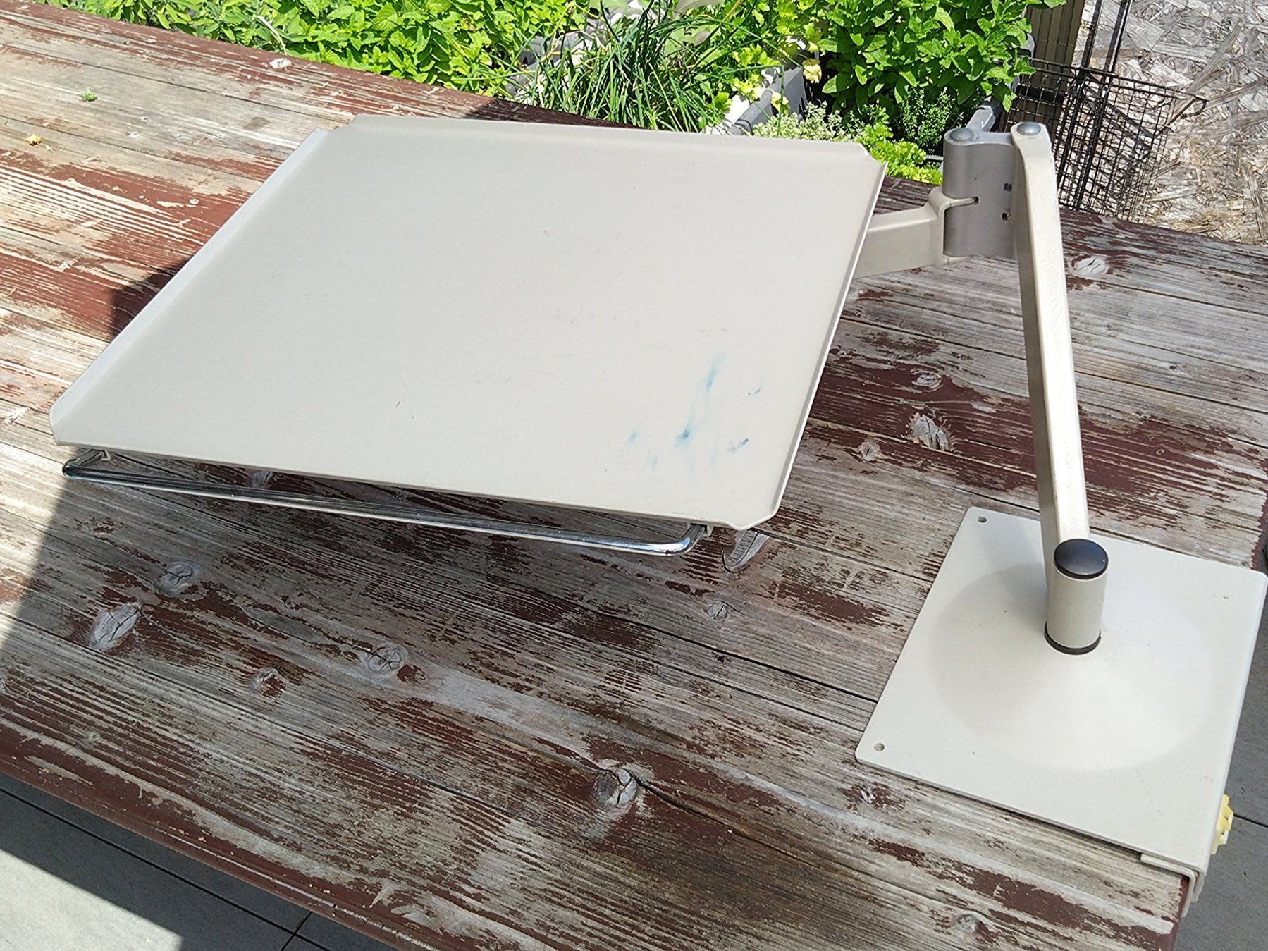 Supporti a parete: TISCH-HALTERUNG für LAPTOP / DRUCKER / ect... – Usato da Lyssach venduto da YYZ10