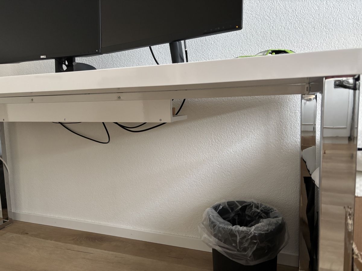 Bureaux: Tisch 160 x 60 cm – D'occasion à Illnau par Zelgliservice 1