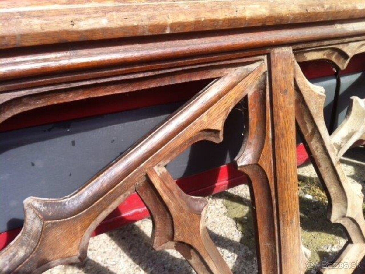Articoli in legno: Neugotische Eichenpaneele (1850– authentisches Kulturerbe – Usato da Zweisimmen venduto da Belinator1969 4