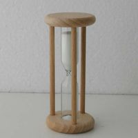 SANDUHR 3 MINUTEN 9CM ZYLINDRISCH GLAS IN HOLZGESTELL BUCHE