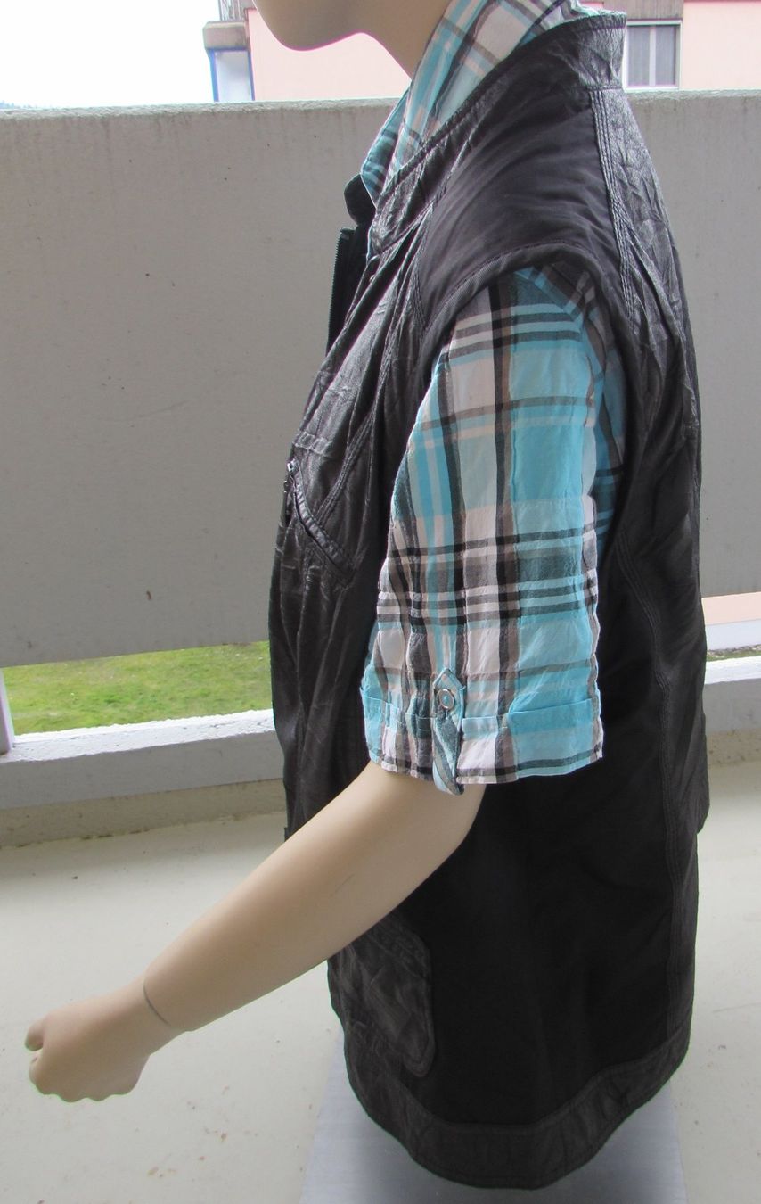 Gilets & Westen: Gilet – Gebraucht aus Aadorf von Olymp05 2