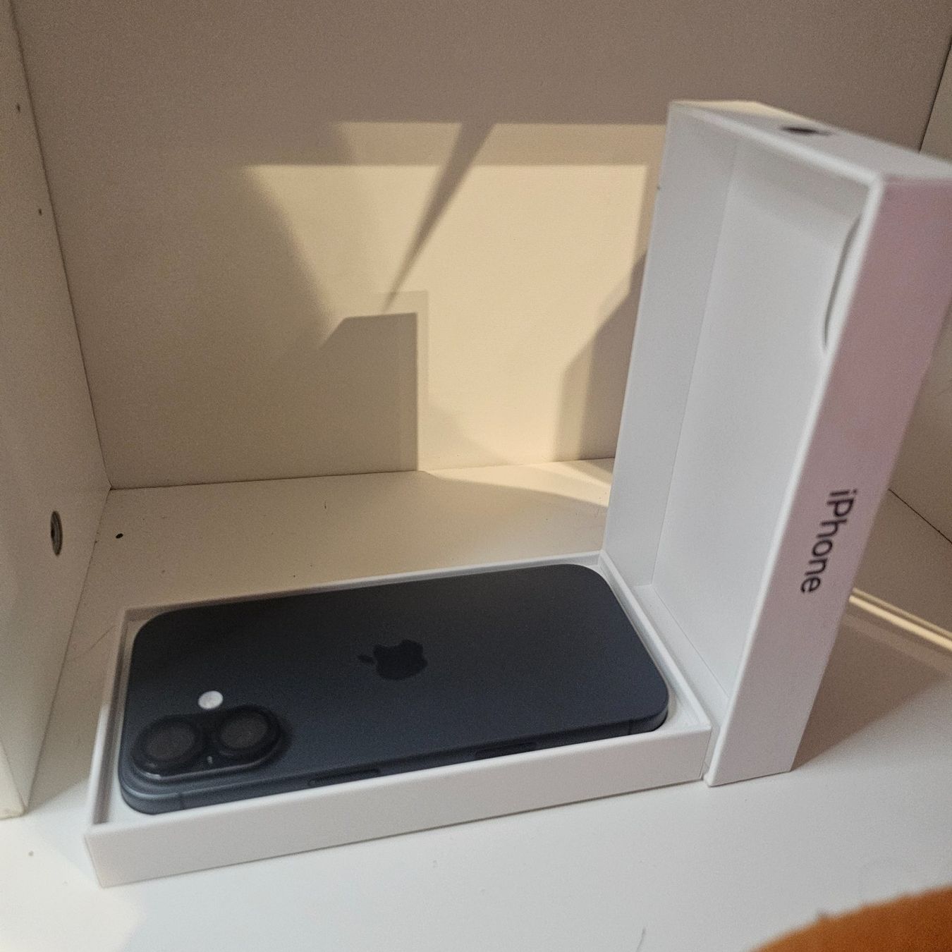 Apple Telefoni cellulari / Smartphones: iPhone 17, 256GB, Schwarz, neu – Nuovo e nell'imballaggio originale da Allschwil venduto da ana_r7bt 4