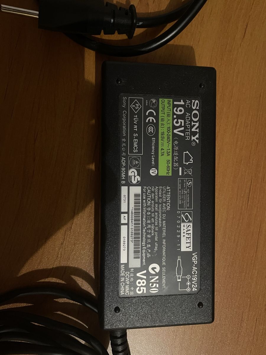 Sony Caricabatterie: Chargeur Sony – Nuovo (secondo la descrizione) da Thônex venduto da kar_kh5d 2