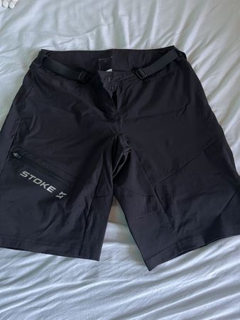 Stocke Velo-/Wanderhose zu verkaufen