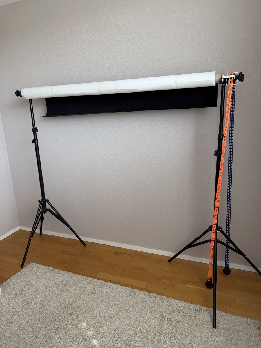 Sonstiges Zubehör: Photo background stand, white paper backdrop, used condition – Gebraucht aus Aarburg von ane_vp2b