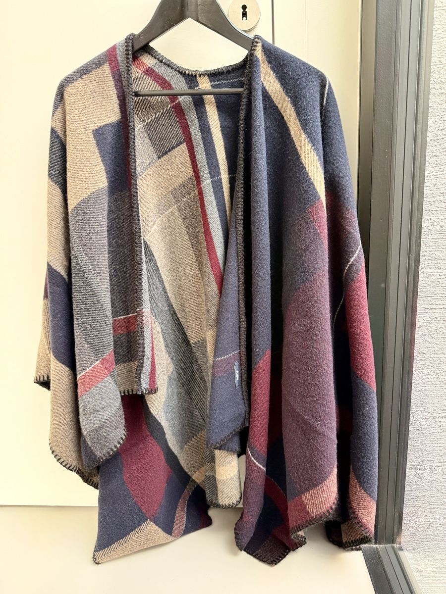 Altro in Moda donna: Cape von Joop – Usato da Füllinsdorf venduto da Ayumi_CH