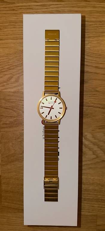 Mondaine Uhren: Mondaine C37 Classic 36mm Gold – Gebraucht aus Leytron von airlines00