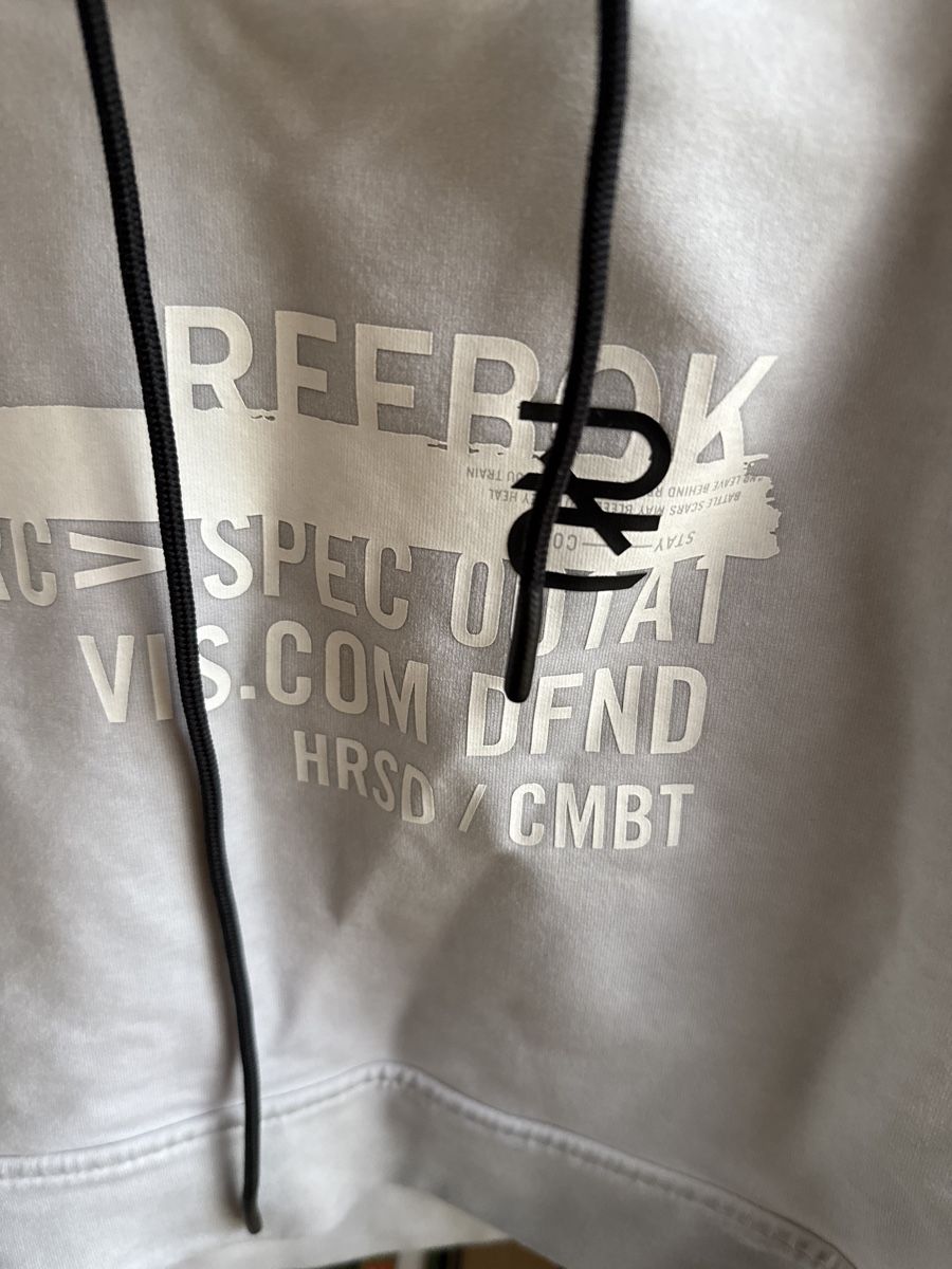 Reebok Top: Crop top à capuche Reebok, taille L, comme neuf! – Nuovo (secondo la descrizione) da Evilard venduto da Mamarsi 3