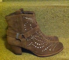 Elegante Stiefeletten mit Nieten