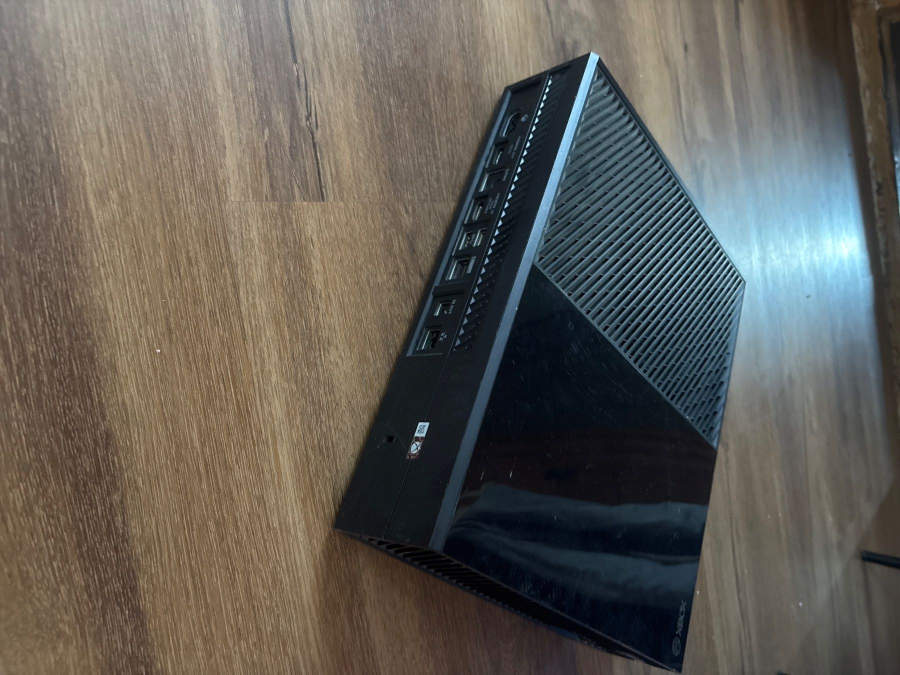 Microsoft Konsolen: Xbox One S mit Spielen – Defekt aus Bigenthal von kir_59vz 1