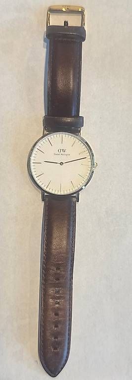 Montres: Daniel Wellington Uhr – D'occasion à Heimberg par melsarah