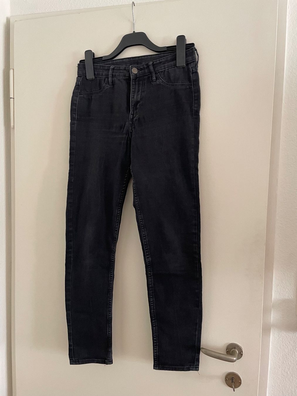 Pantaloni: Hose schwarz – Usato da Zürich venduto da silab69