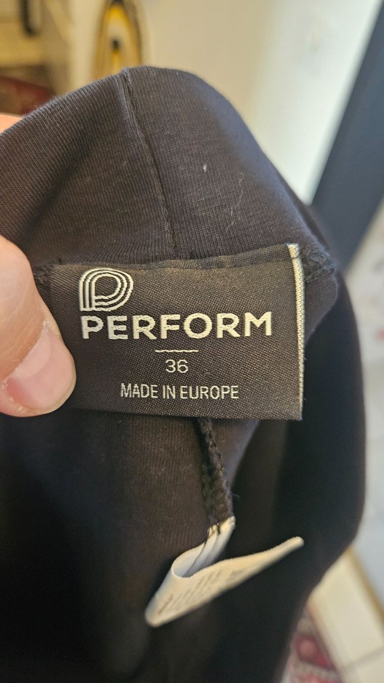 Pantaloni: Pantaloni da ginnastica di cotone nero Perform tg. 36 – Usato da Melano venduto da H-Sara 2