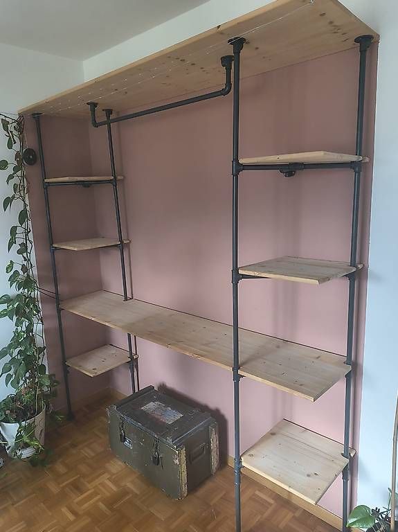 Armadi: DIY - offener Kleiderschrak / Garderobe – Usato da Steffisburg venduto da lorlee
