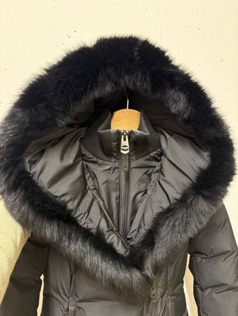Super warm winter coat Mackage with fur hood