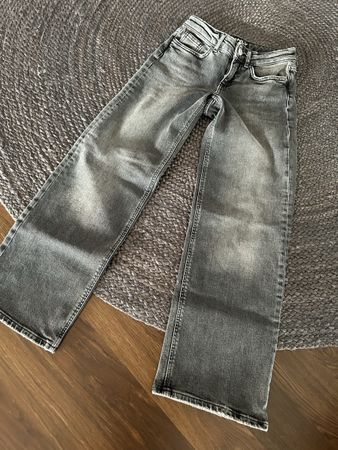 Coole ONLY Jeans, Gr. 25/30, Grau - Super Zustand!