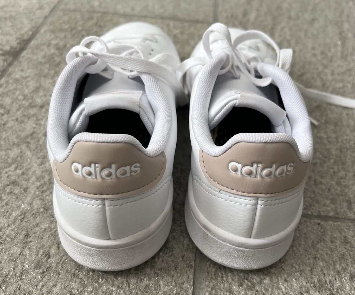 Adidas Scarpe da donna: 2 Adidas Turnschuhe Gr. 36 1/2 – Usato da chur venduto da Ika11 4