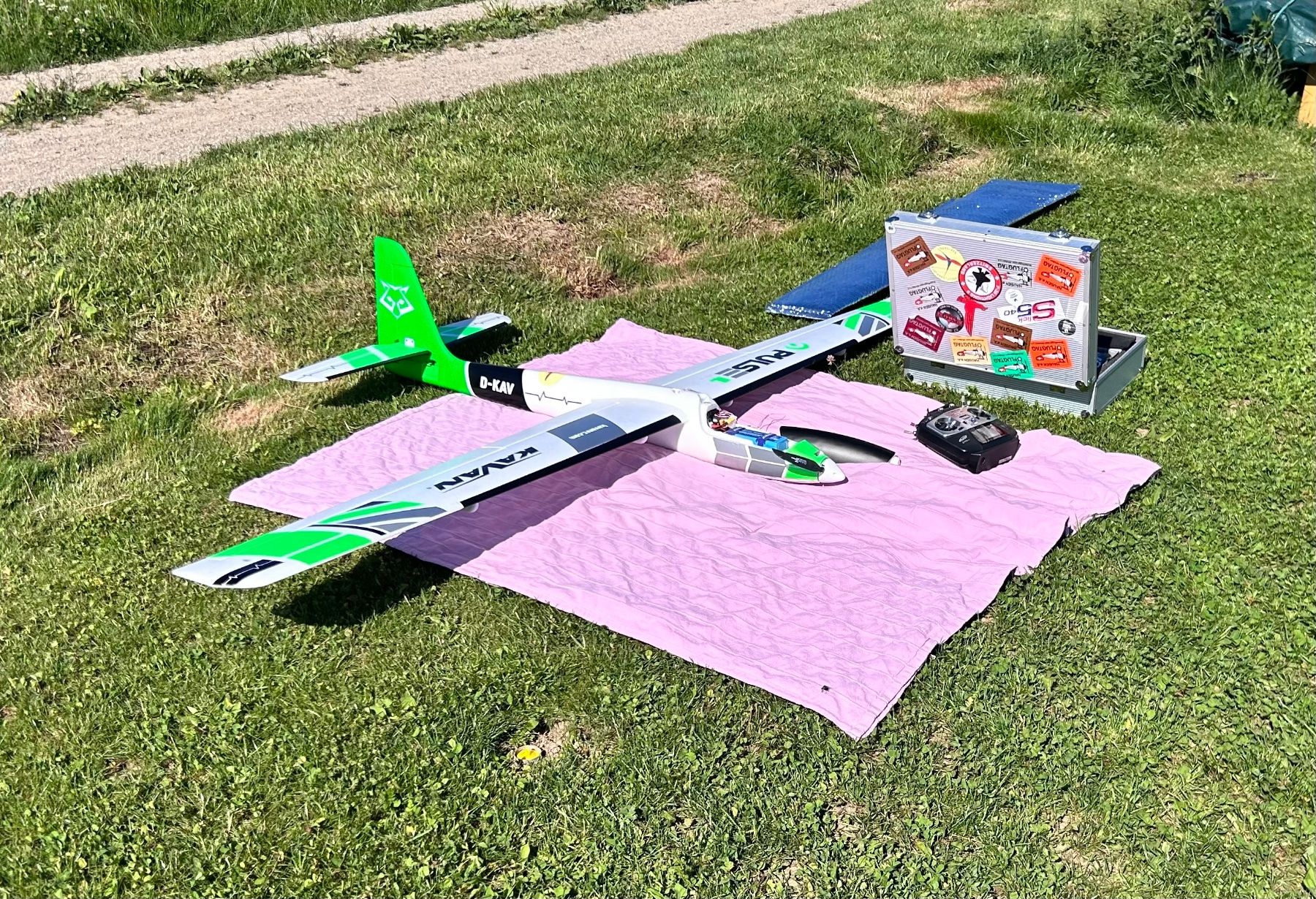 RC Kits de montage: KAVAN Pulse  - grün – D'occasion à Oetwil an der Limmat par astropoot 2