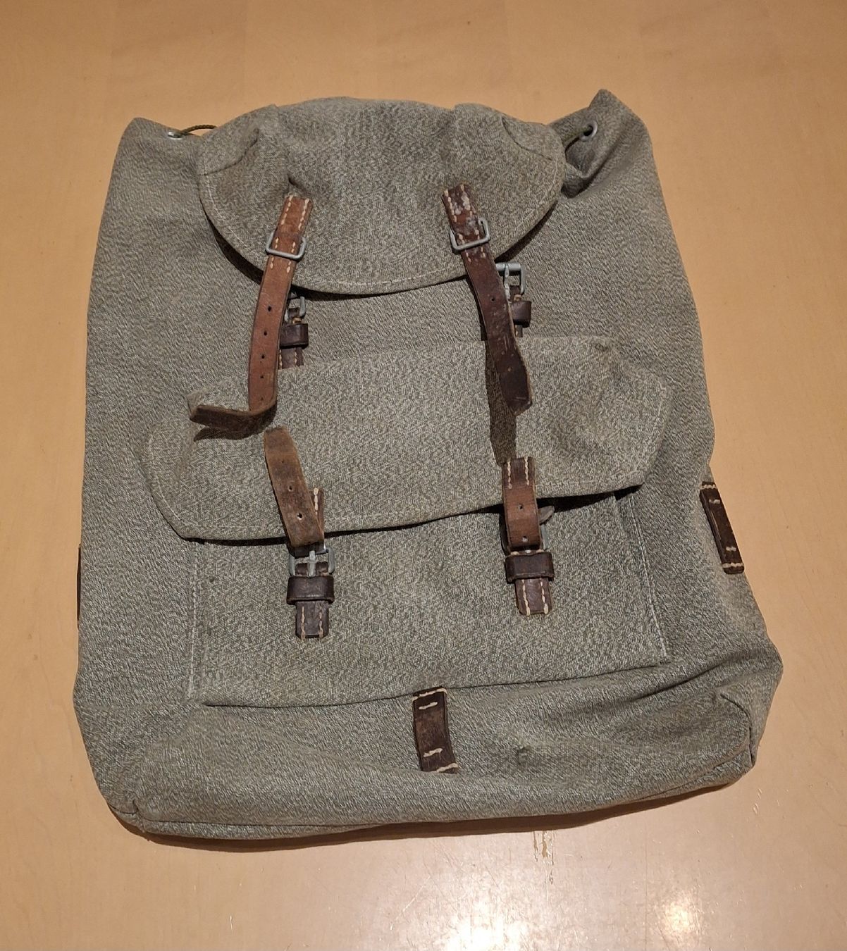 Schweizer Armee Rucksäcke: Alter Rucksack – Defekt aus Kerns von L3514