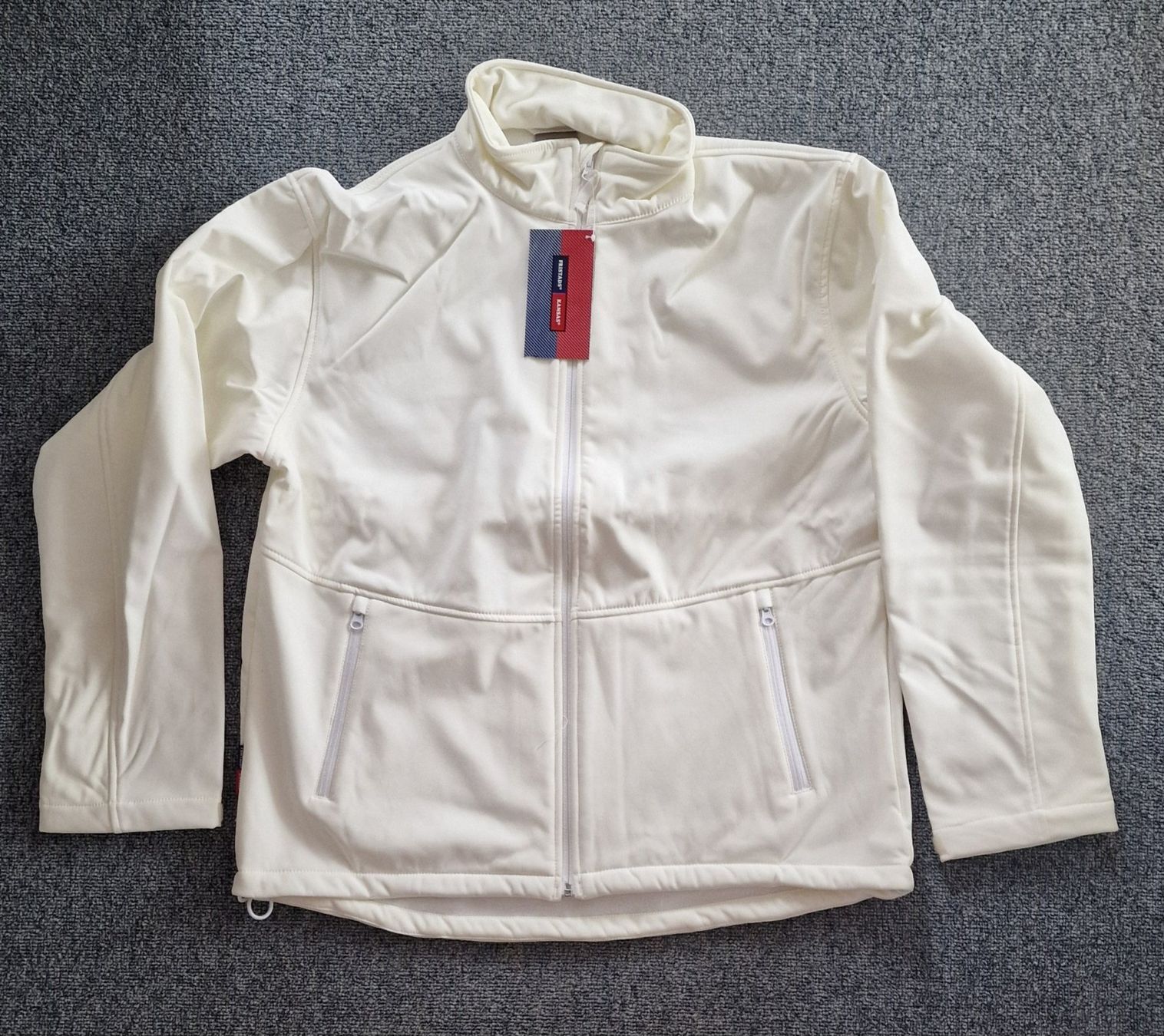 Vestes: Softshelljacke – D'occasion à Frauenfeld par Maschia