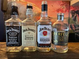 4 Stk leere Whiskyflaschen