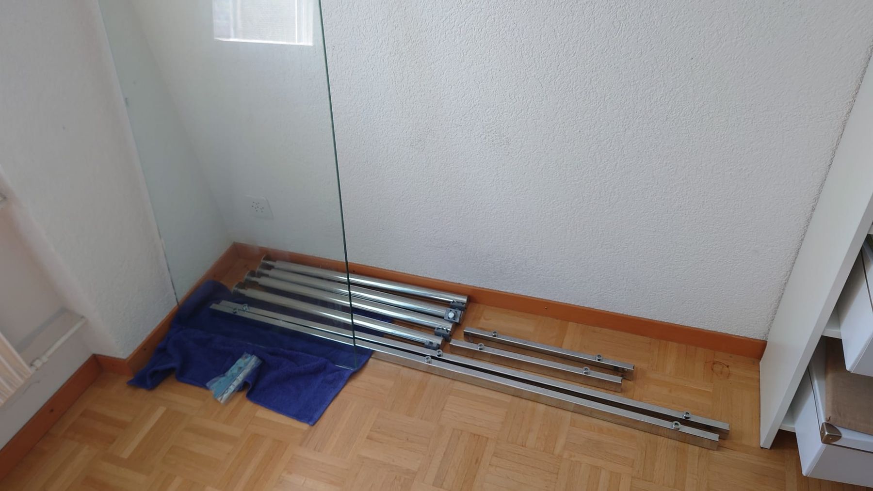 Scrivanie: Schreibtisch mit Glasplatte – Usato da Gwatt (Thun) venduto da mar_2rrg 2
