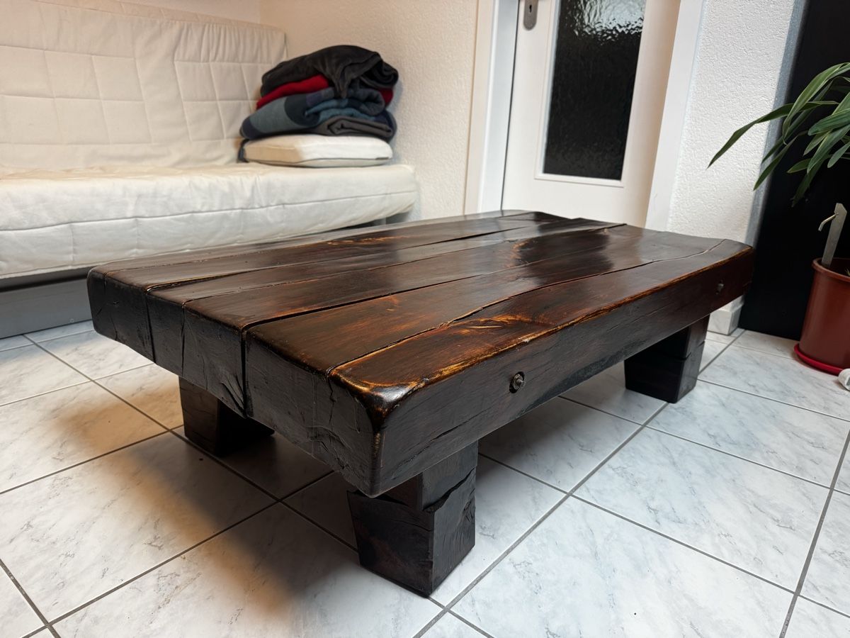 Tavoli: Massiver Couchtisch – Usato da Eichberg venduto da mks_z5fq