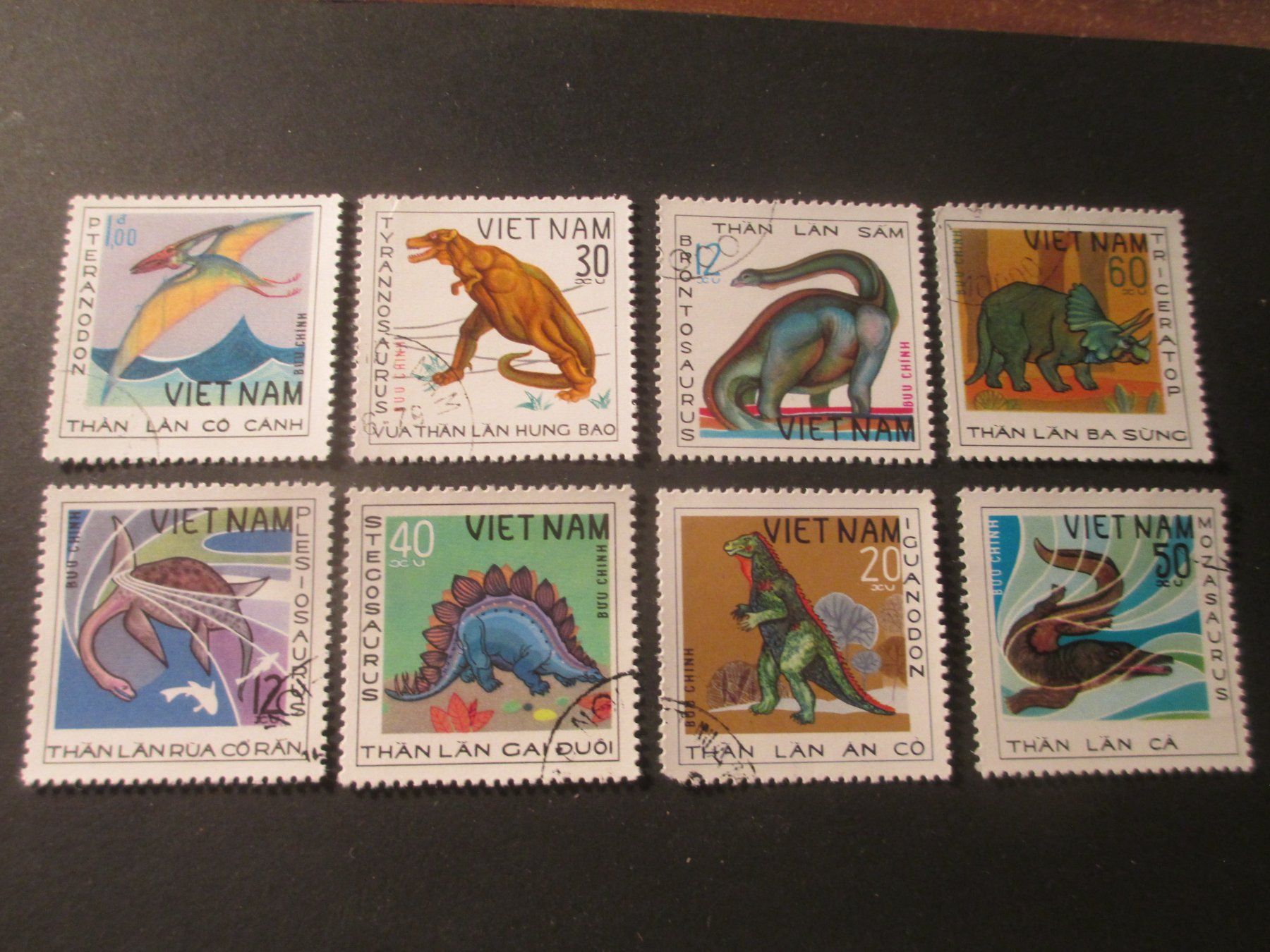 Alle Briefmarken: 8 Stk. Briefmarken Vietnam Dinosaurier – Gebraucht aus Hasle LU von Flamme6