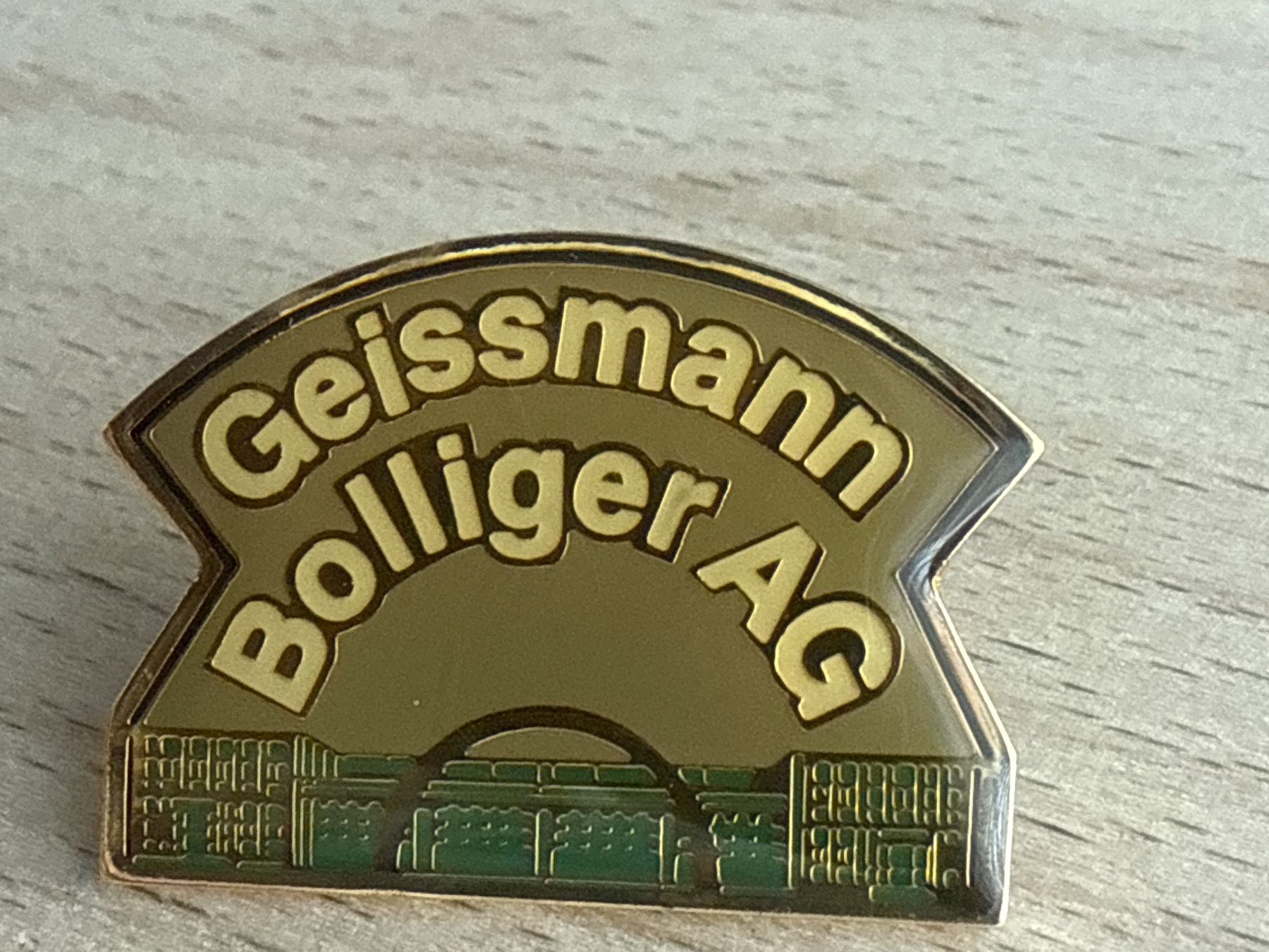Plaketten & Abzeichen: Pin  Geissmann Bolliger AG – Gebraucht aus Glattbrugg von Schweigmatt