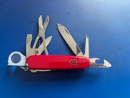 Victorinox Explorer red