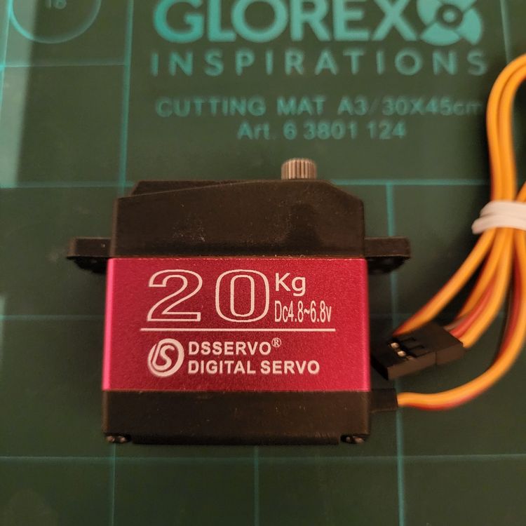 Digital Servo TK 96R Metallgetriebe,15.5 kg (Neu und originalverpackt) in Oberägeri für CHF 9