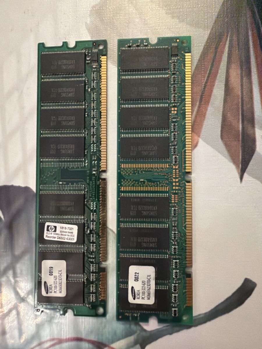 Samsung Mémoires / RAM: RAM PC100 – Défectueux à Martigny par capri2800