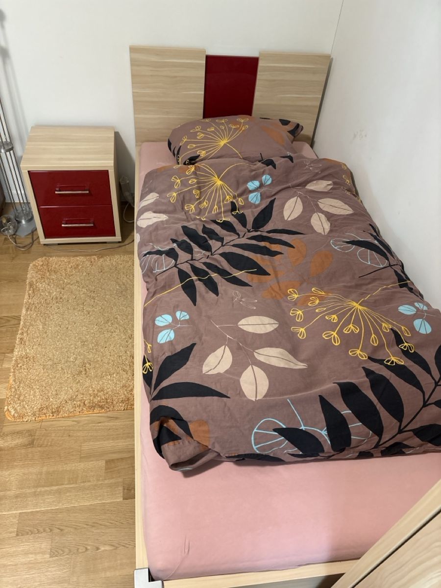 Lits: Bett mit Nachttisch – D'occasion à Winterthur par Pescheweber 2