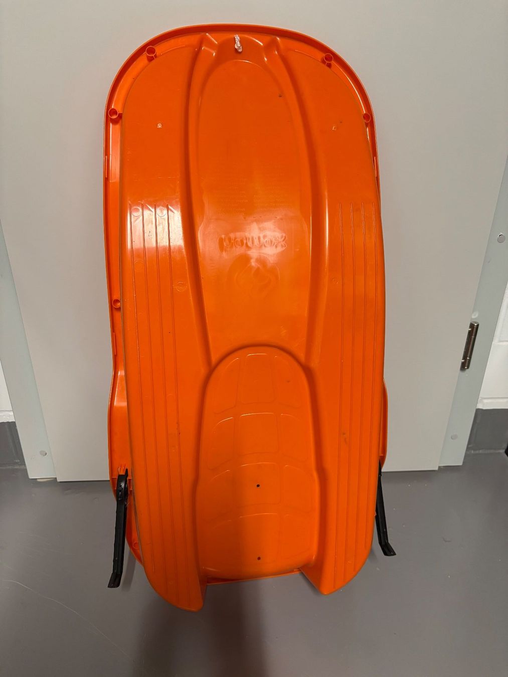 Slitta: Rodel Kunststoff orange mit Zugseil – Usato da Ganterschwil venduto da rol_td6r 1
