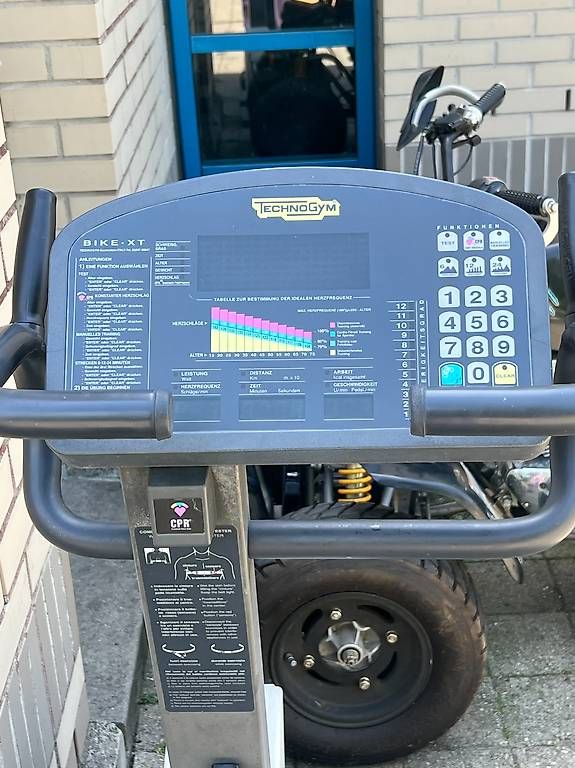 Vélos d'appartement: Technogym Bike XT Profi-Ergometer  Studioqualität – D'occasion à Brüttisellen par ConnyMeuri 2