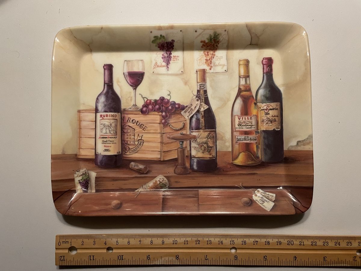 Servierplatten: New Wine Serving Tray with Grapes and Bottles Design – Neu (gemäss Beschreibung) aus Buttikon SZ von trzurigo