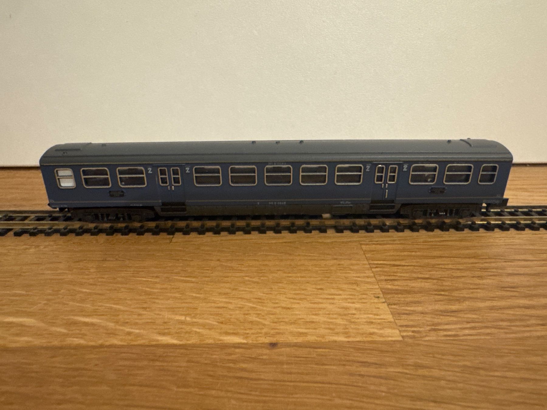 Trix Modellini di ferrovie: Minitrix Personenwagen 2. Kl. – Usato da Schlierbach venduto da Look8