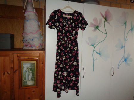 *** Blümchen Kleid *** / von Shein / Gurt & Wickel Optik