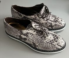 Marc Cain Schnürschuhe Schlangenmuster Gr.36 neuwertig