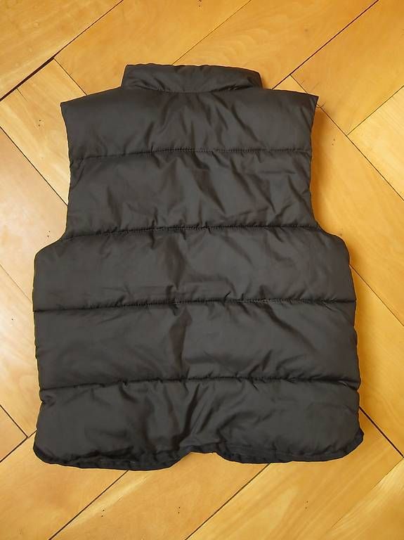 H&M Altro abbigliamento per bambino: Kinder Steppweste / Gilet, schwarz, Grösse 110 – Usato da Zürich venduto da Furgers 1