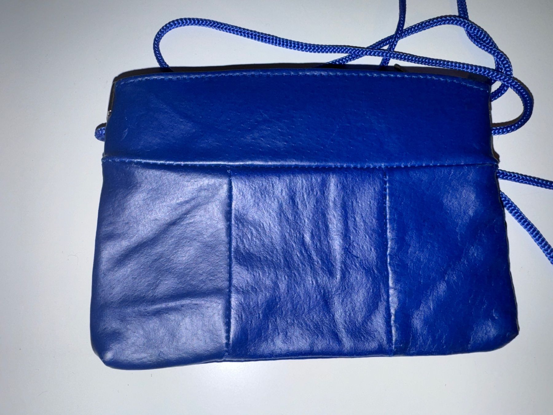 Borse da donna: Kleine blaue Tasche – Usato da Grosswangen venduto da shoes.bags.and.co 1