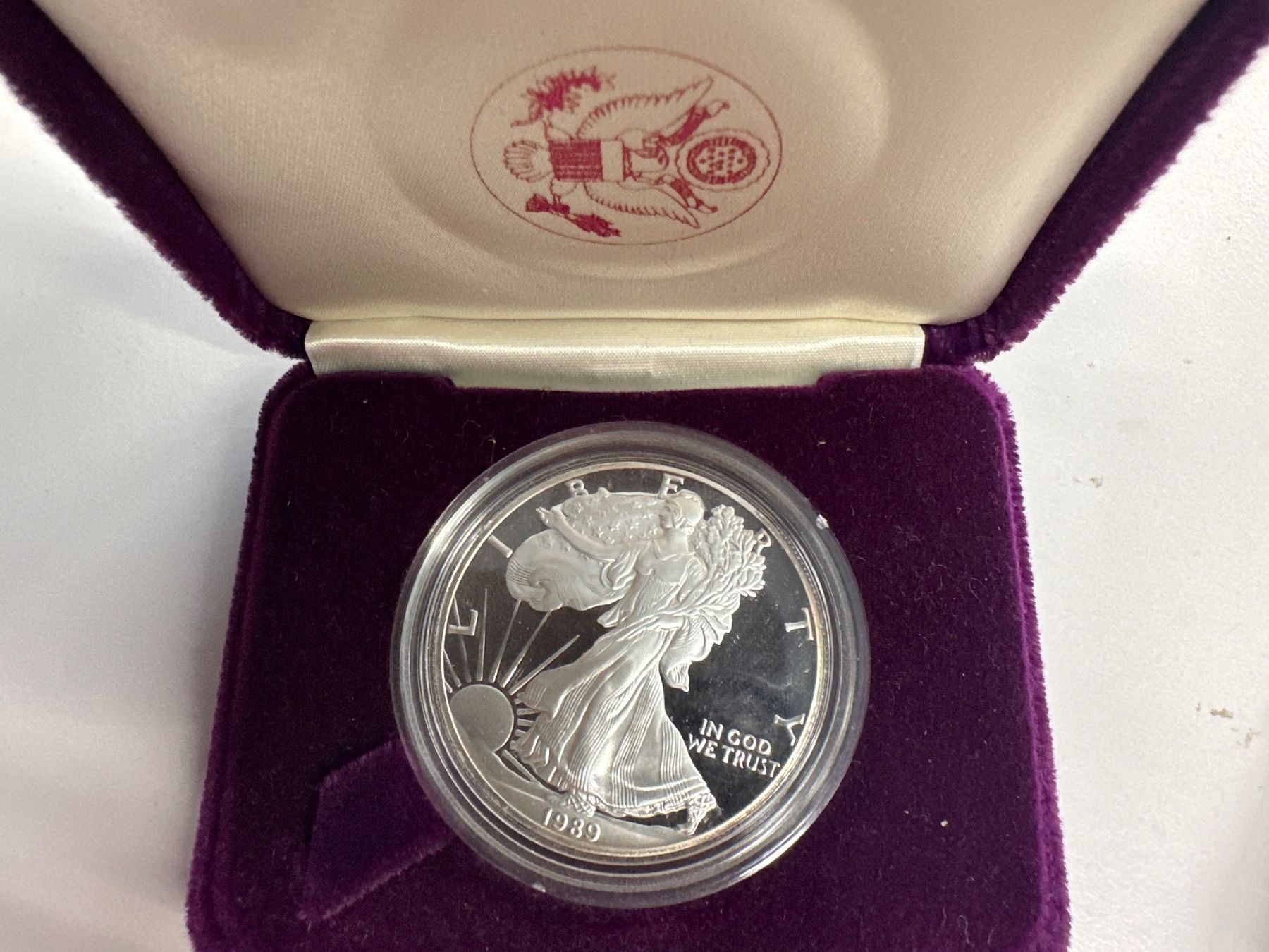 Tutti le monete: 1 Unze Silber American Eagle 1989 mit Originalbox – Nuovo e nell'imballaggio originale da Herisau venduto da herau