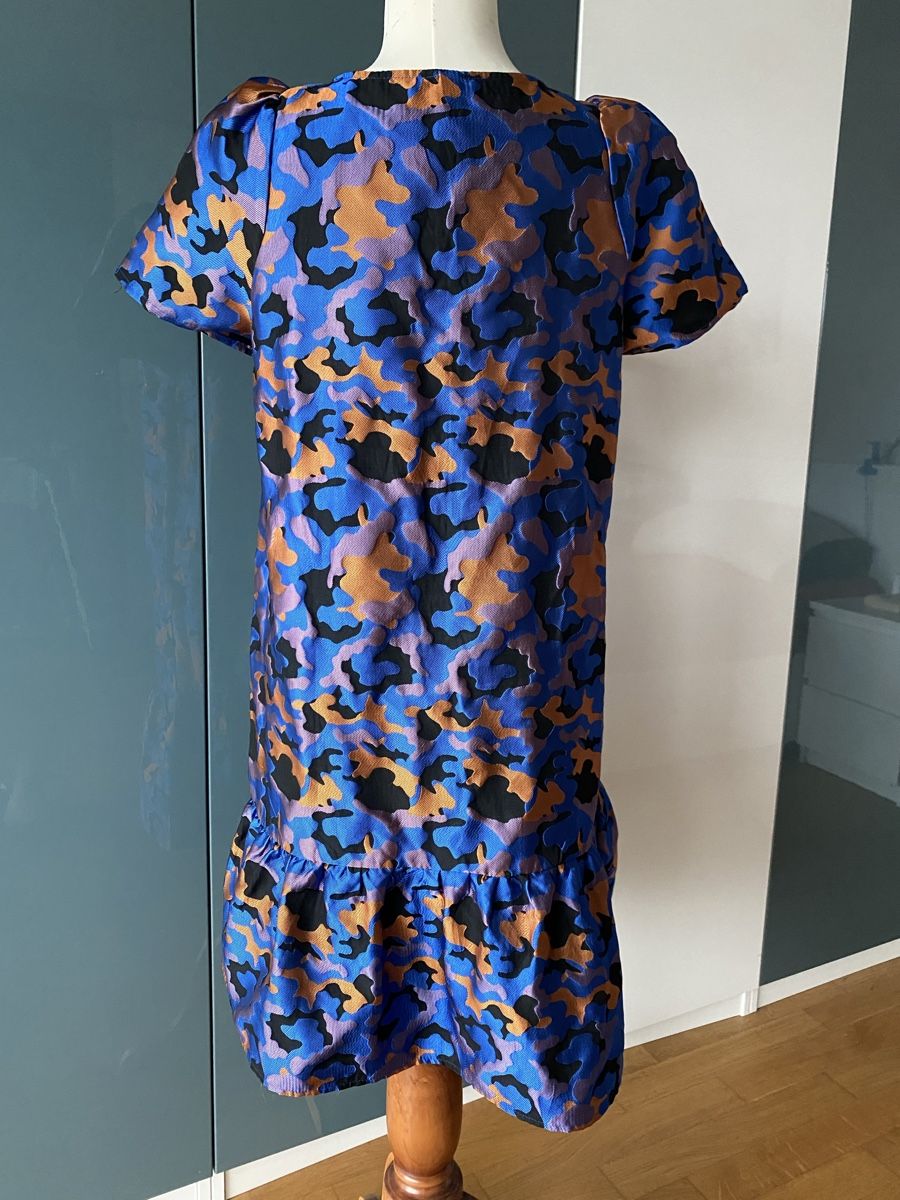 Kleider: Blue Camouflage Dress by Y.A.S – Gebraucht aus Dübendorf von Levintreyer 3