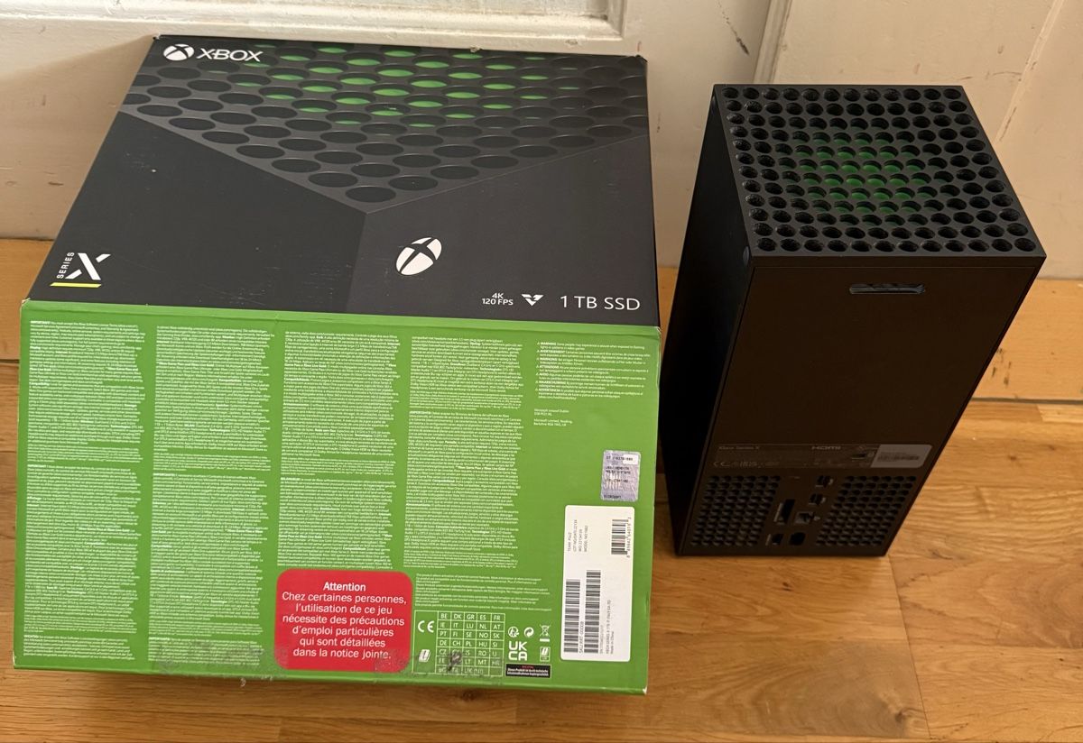 Microsoft Console: XBOX Series X – Usato da Zollikerberg venduto da aisamail
