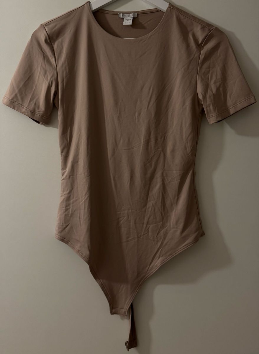 T-shirt: NewYorker Body Beige, Grösse M – Nuovo (secondo la descrizione) da Tuggen venduto da jess_gls06