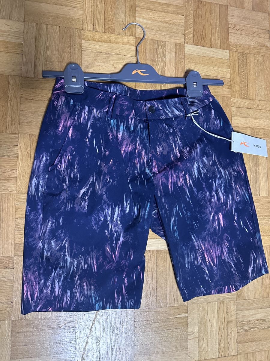 Kjus Pantaloni: Kjus Ladies Inu Short M – Nuovo e nell'imballaggio originale da Neuchatel venduto da feta_ze